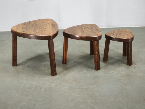 1960s Czechoslovak Mid-Century Solid Oak Nesting Tables, Set of Three – Side tables, Wood (photo 10 of 10)