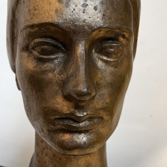 Robert Delnest, Woman's Bust, 1961, Bronze – Sculpture, Marble, Art Deco (photo 2 of 17)