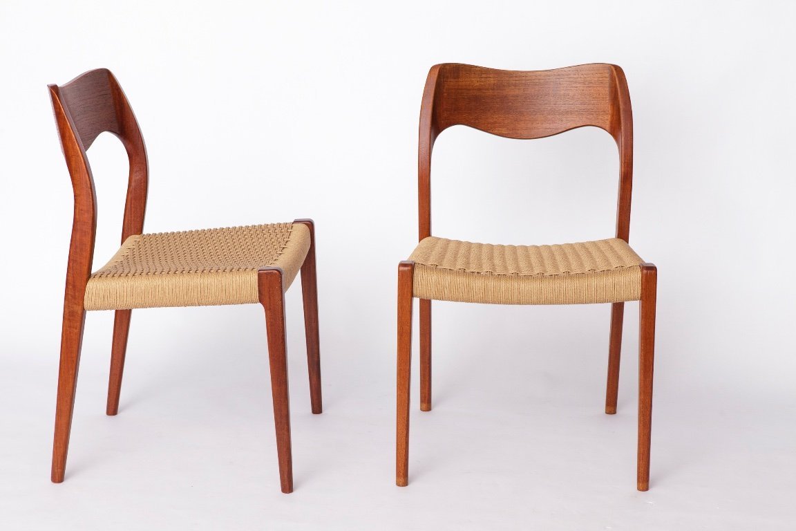 Coppia di sedie da pranzo in teak modello 71 di Niels Otto Møller, anni '50 | Stile moderno danese di metà secolo, sedute in