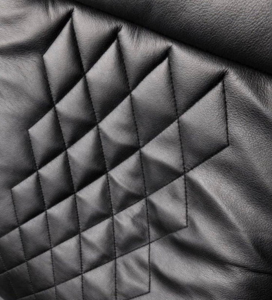 Image 1 of Stressless James loungestoel met voetenbank, zwart leer