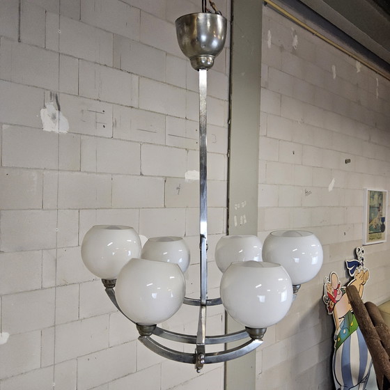 Image 1 of Lustre Art Déco ancien en chrome avec boules de verre, 1920