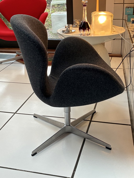 Image 1 of Swan armchair by Arne Jacobsen by Fritz Hansen