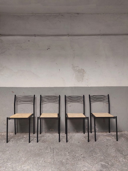 4 chaises en métal avec assises en osier