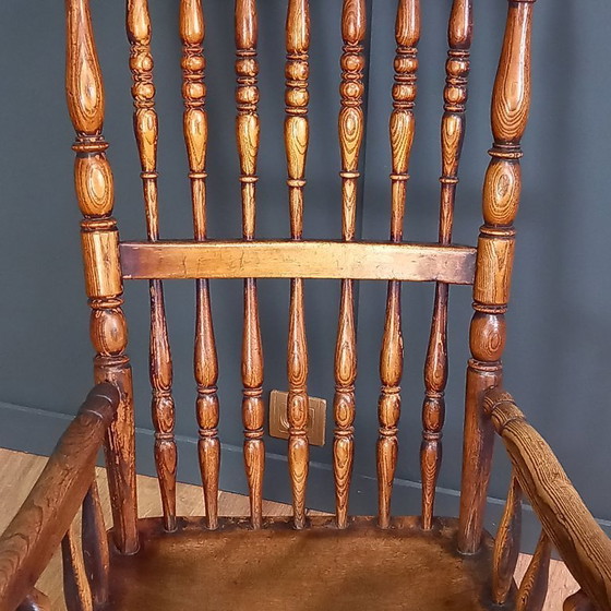 Image 1 of Niedriger antiker Bobbin-Windsor-Stuhl