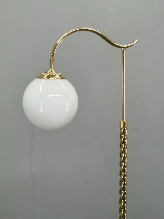 Image 1 of Lampada da terra italiana Art Déco in ottone con globo in vetro, anni '30