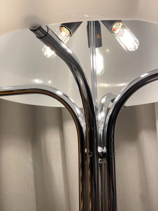Page 1 of 11 Quadrifoglio Lamp 60-70’s – White - Gae Aulenti / Luigi Massoni – tafellampen, Metal (photo 2 of 11)