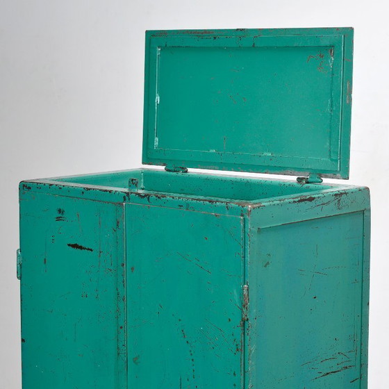Image 1 of Industrieschrank aus Eisen, 1970er Jahre