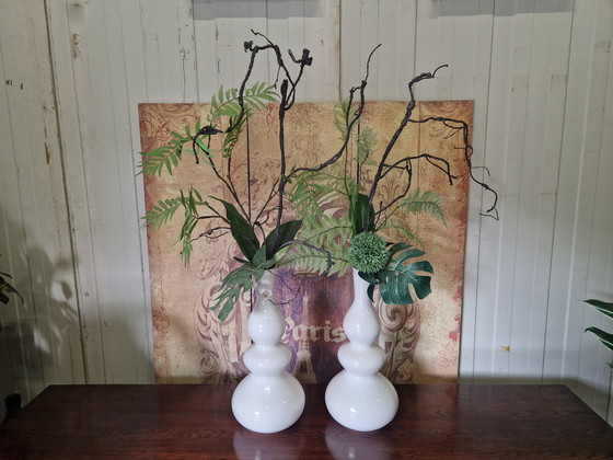 Image 1 of Magnifique ensemble de grands vases rétro avec fleurs incluses