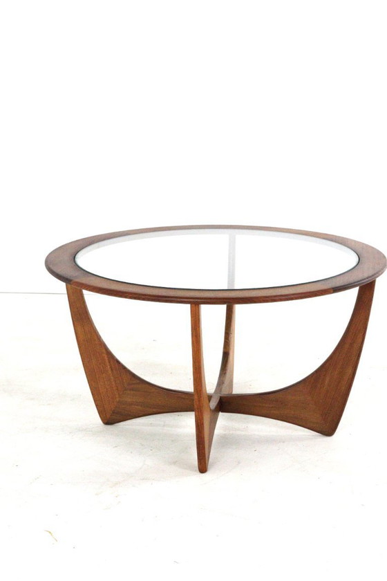 Image 1 of Tavolino rotondo G-Plan Astro con piano in vetro vintage a soffietto