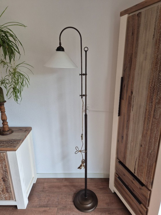 Lampada da terra - Lampada a stelo - Vetro opalino - Berliner - 1 Paralume. – Lampade da terra, Metallo (photo 2 of 15)