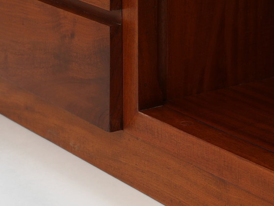 Image 1 of Grote Franse modernistische kast met twee deuren, massief mahoniehout, jaren 1940.