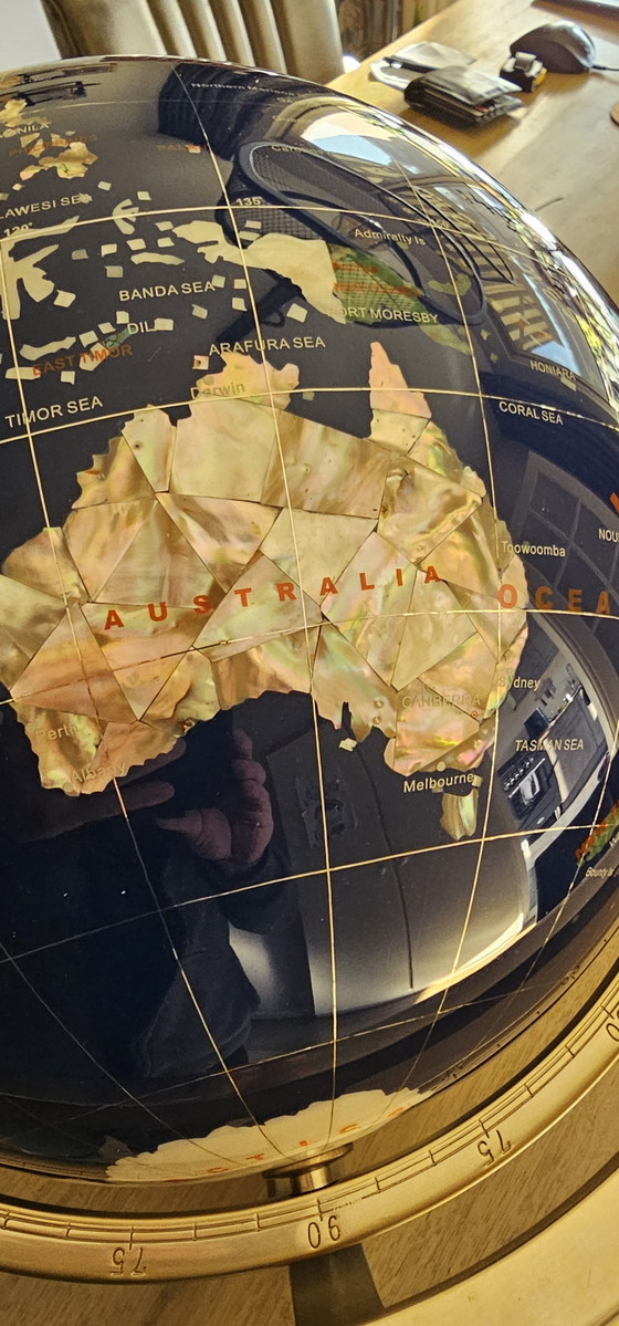 Image 1 of Globo de piedras semipreciosas de lapislázuli