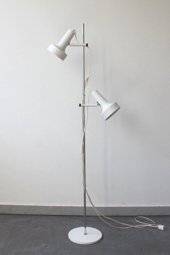 Image 1 of 2-flammige Stehleuchte „Modell 562“ von J. Junge, Dänemark, 1970.