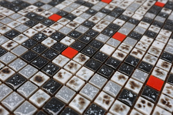 Image 1 of Vintage bijzettafel in grenenhout betegeld met mozaïek, België 1950