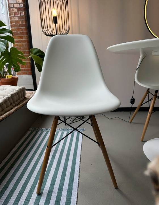 Image 1 of 4 x Vitra Eames DSW - Ahorn weiß