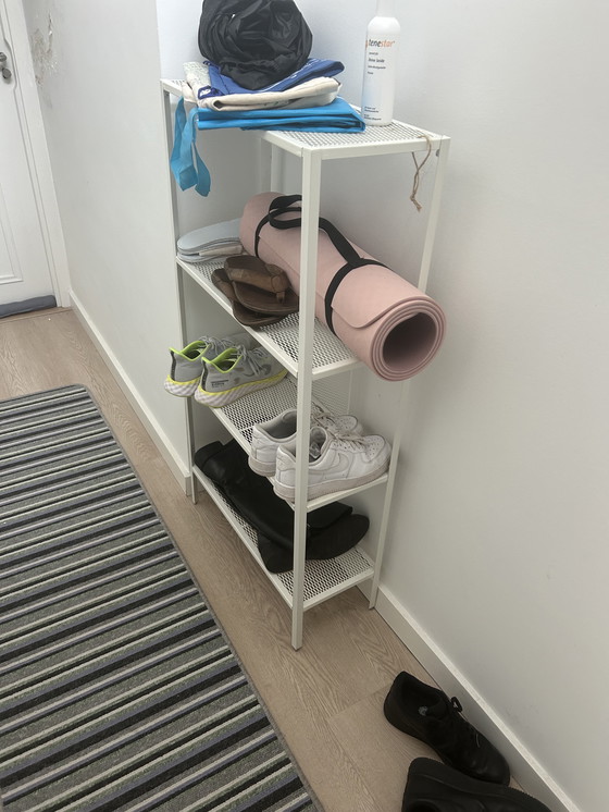 Image 1 of 4 estantes