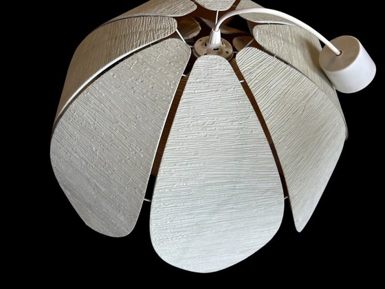 Image 1 of suspension fleur pétales vintage 
