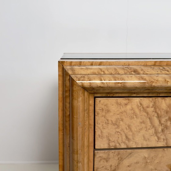 Image 1 of objet de collection représentant un présentoir de magasin Gucci