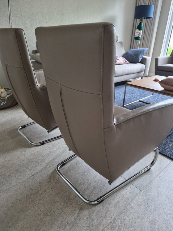 2 Poltrone in Pelle con Base Cromata Moderna – Leather, Chrome (photo 2 of 5)