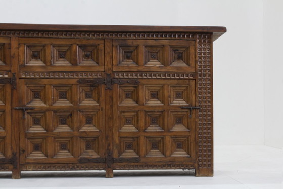 Image 1 of Credenza brutalista spagnola in legno massello