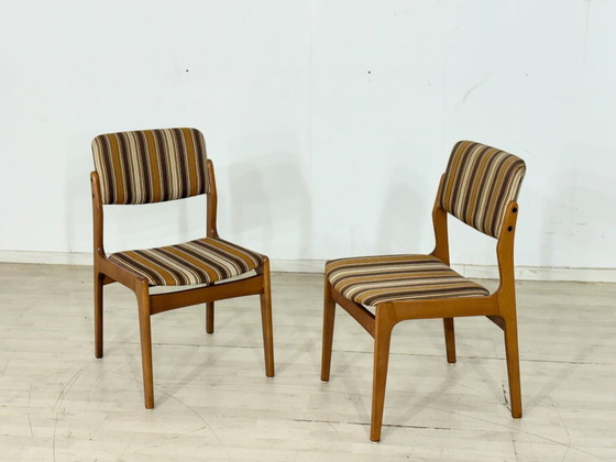 Image 1 of Set van 2 stijlvolle eetkamerstoelen in retrostijl uit het midden van de vorige eeuw.