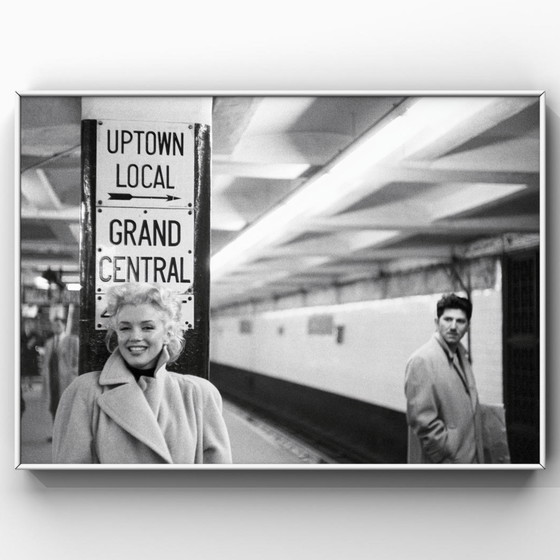 Image 1 of 1x Fine Art Print – Marilyn Monroe in Grand Central Station (1955)