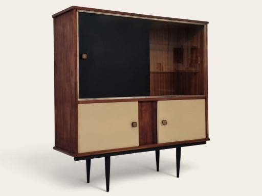 Mid Century Vitrine