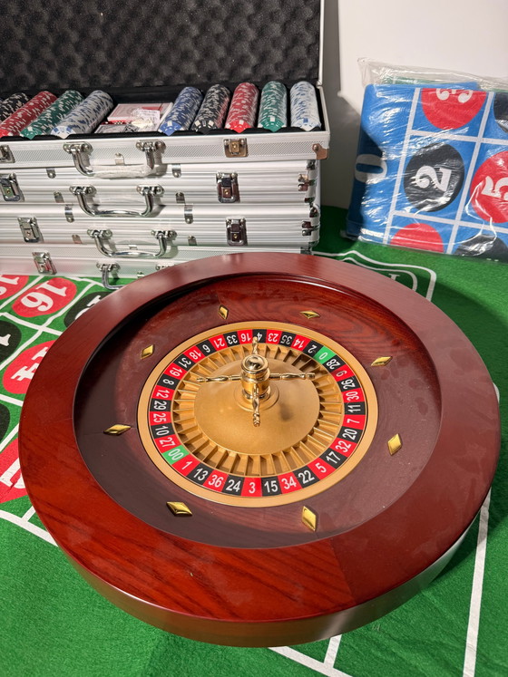 Komplettes Poker- und Roulette-Set – Kissen (photo 2 of 4)