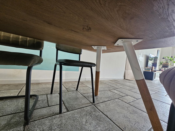 Image 1 of Table à manger séparée pouvant accueillir 6 à 8 personnes