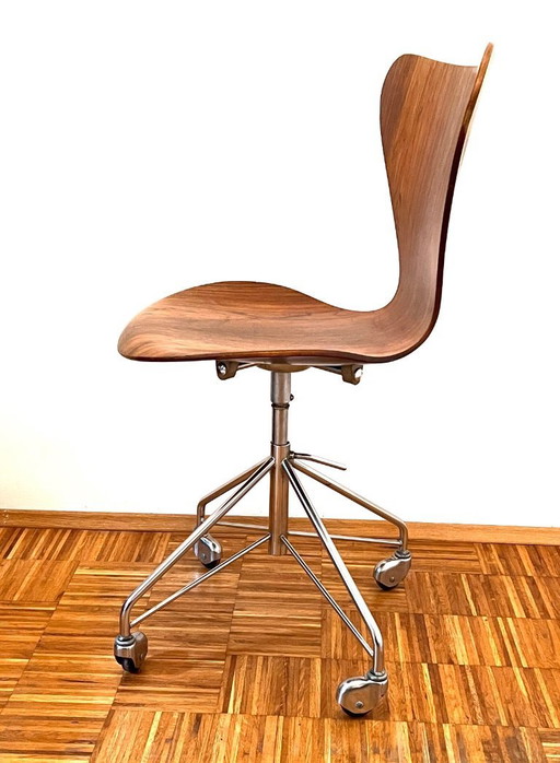Fritz Hansen teak swivel chair Arne Jacobsen