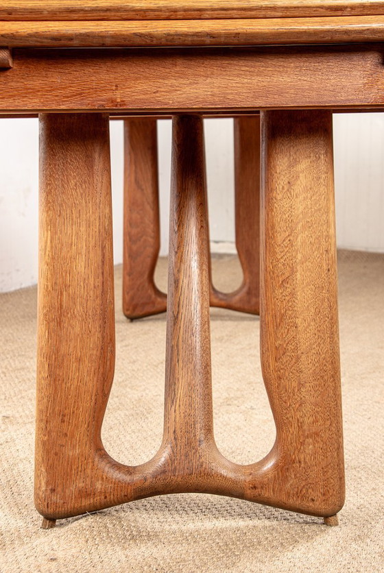 Image 1 of Très grande table de repas extensible, 320 cm, en chêne par Guillerme et Chambron pour Votre Maison 1960.