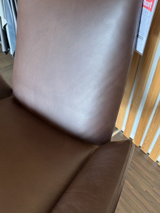 Design on Stock Komio Onyx armchair