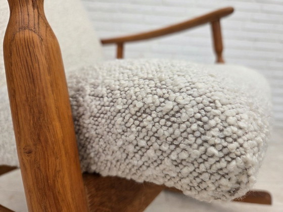 Anni '70, design scandinavo, sedia a dondolo con schienale alto, rivestita. – Sedie a dondolo, Tessile, Legno (photo 5 of 24)