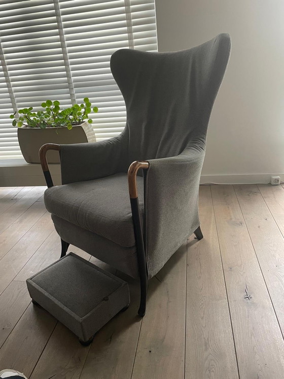 Image 1 of Poltrona Giorgetti Progetti Sedia ad ala 63340 + poggiapiedi