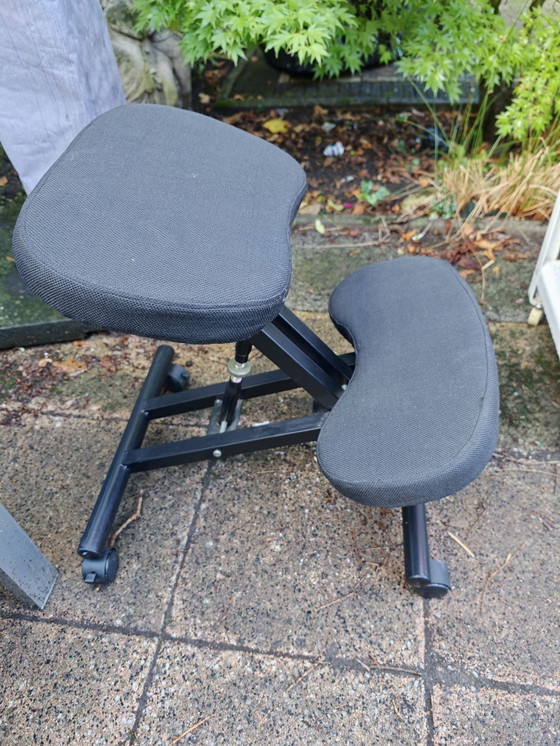 Chaise à genoux, design ergonomique - noir – Fauteuils de relaxation, Textile, Métal (photo 2 of 6)