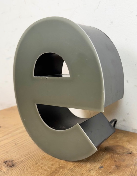 Image 1 of Lettera e illuminata grigia vintage, anni '70