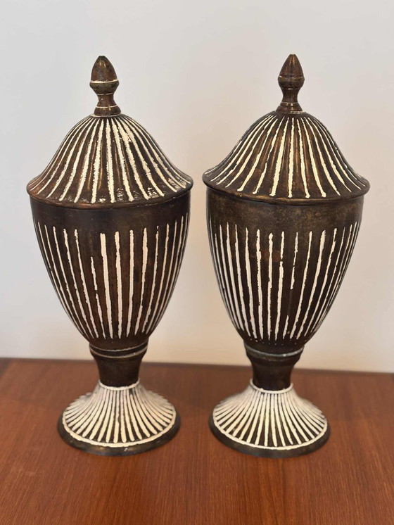 Image 1 of Vintage Franse metalen urnen met deksels
