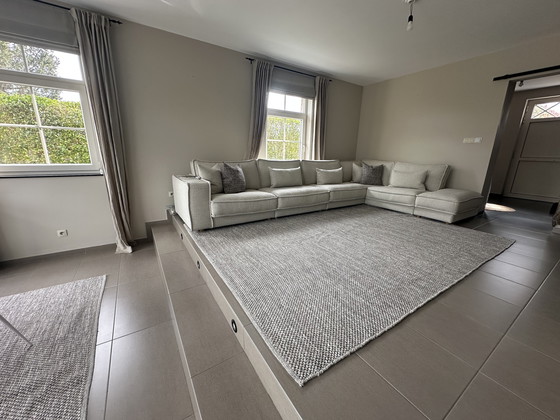 Image 1 of 2 Fast neue Teppiche