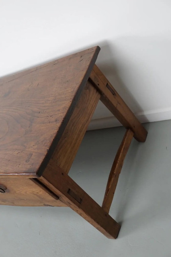 Image 1 of Spanischer rustikaler Bauern-Couchtisch aus Kastanienholz, 18. Jahrhundert