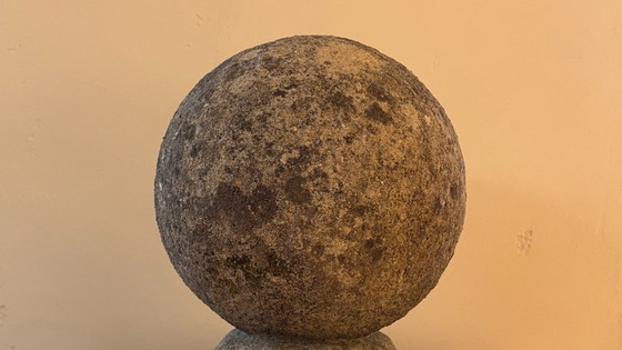 Image 1 of Puntale/palla/capolino per pilastro di cancello in pietra ricostituita, inizio XX secolo