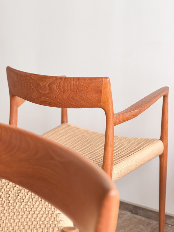 Image 1 of Mid Century Deense Teakhouten Eetkamerstoelen #57 & 77 door Niels O. Møller, J. L. Moller, Set van 8