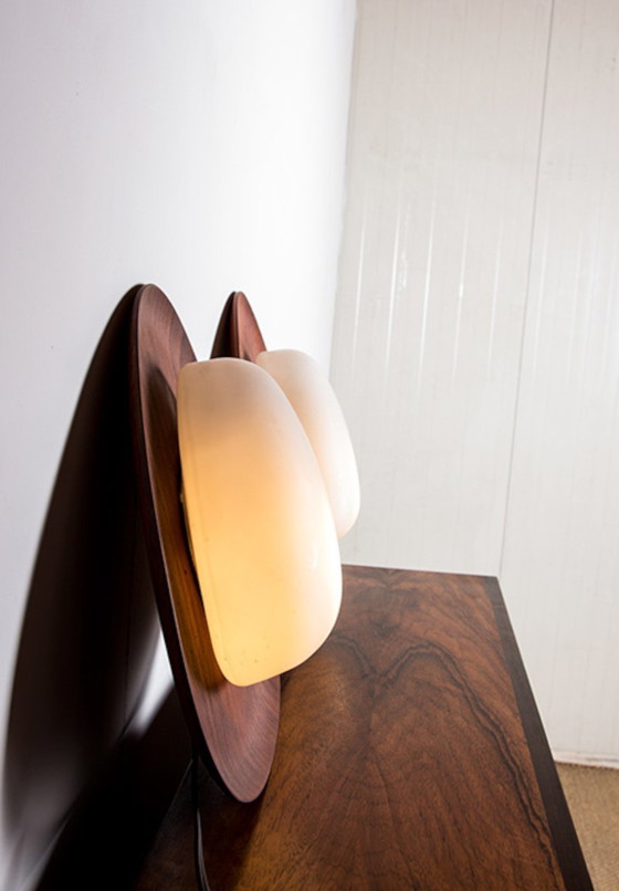 Image 1 of Paire d’Appliques Italiennes en Teck et Opaline par Goffredo Reggiani 1960