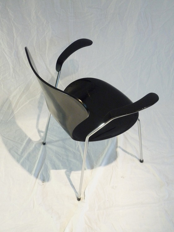 Image 1 of 3207 Poltrona Arne Jacobsen