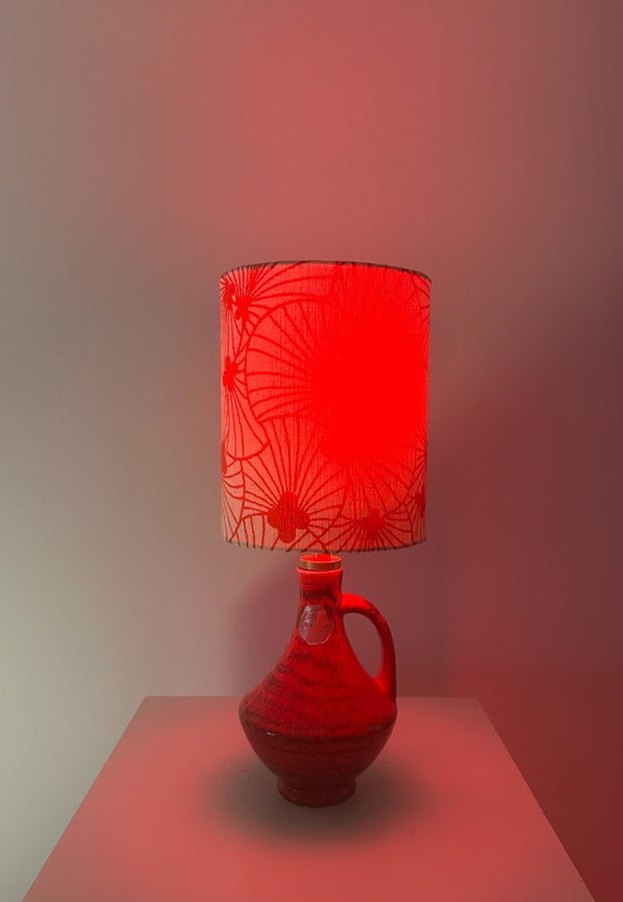 Image 1 of Kleine Bay Akzentlampe – kabellose Vasenlampe mit japanischem Seerosen-Stoff