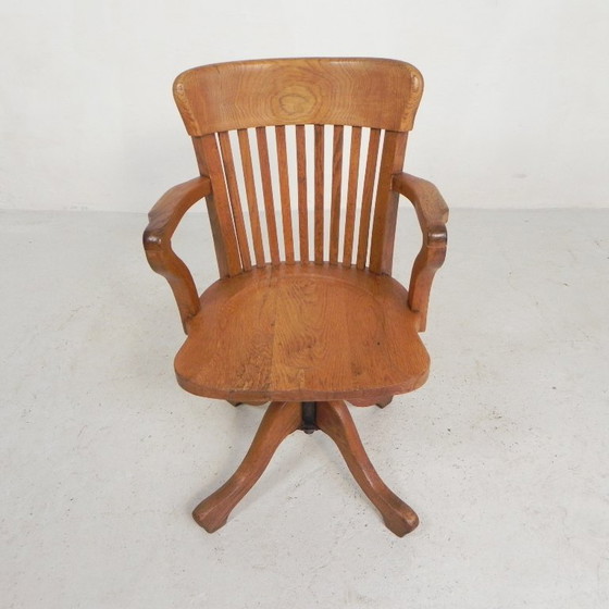 Silla de oficina de roble con sistema de muelles ajustable y regulación de altura, década de 1950. (photo 7 of 35)