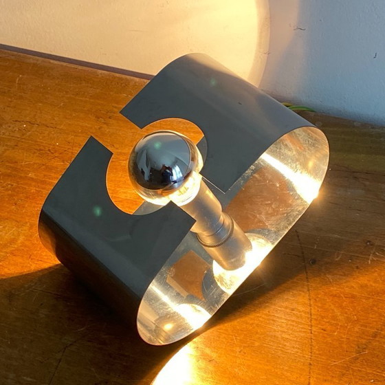 Image 1 of Wandlamp in ruimtetijdstijl. 1970. Verchroomd staal.
