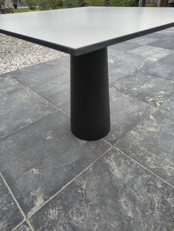 Image 1 of 2 MOOOI CONTAINER TAFELS 90x90x72