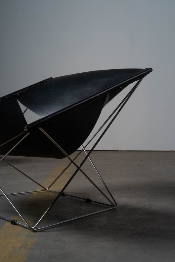 Image 1 of Pierre Paulin - Sedia a farfalla F675