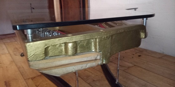 Image 1 of Zwevende babyvleugel salontafel – een uniek kunstwerk dat de aandacht trekt.