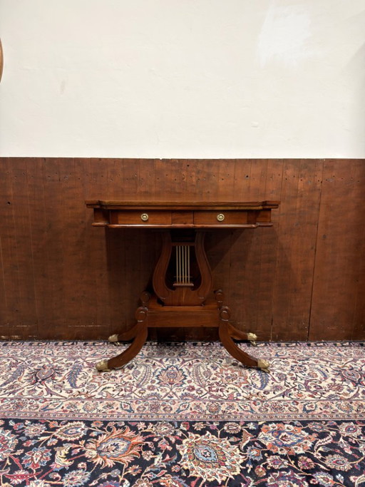 Table d'appoint anglaise classique